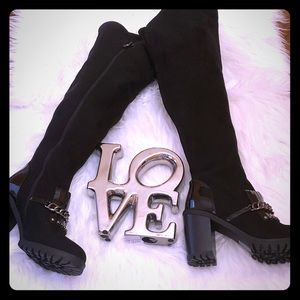 BLACK KNEE HIGH BOOTS